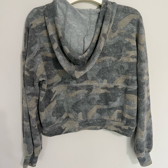 Camo Hoodie - Picture 5 of 6